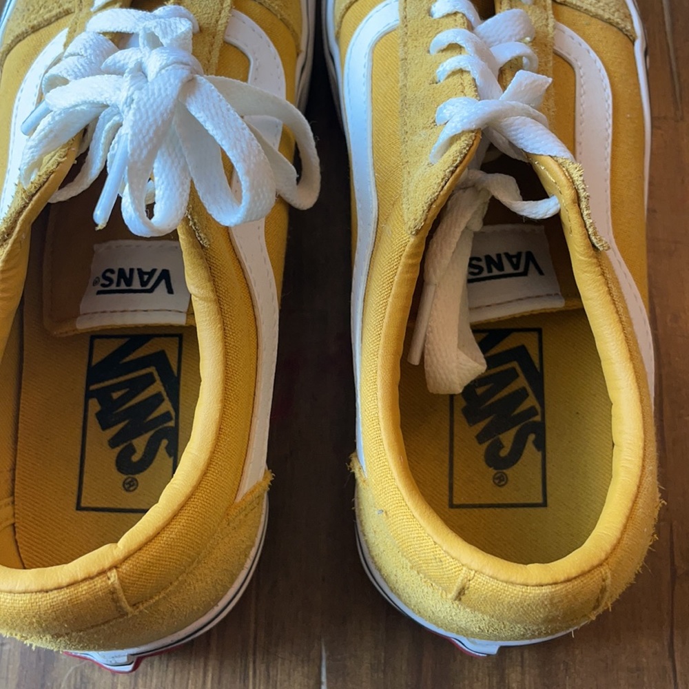 Yellow vans - Picture 3 of 4